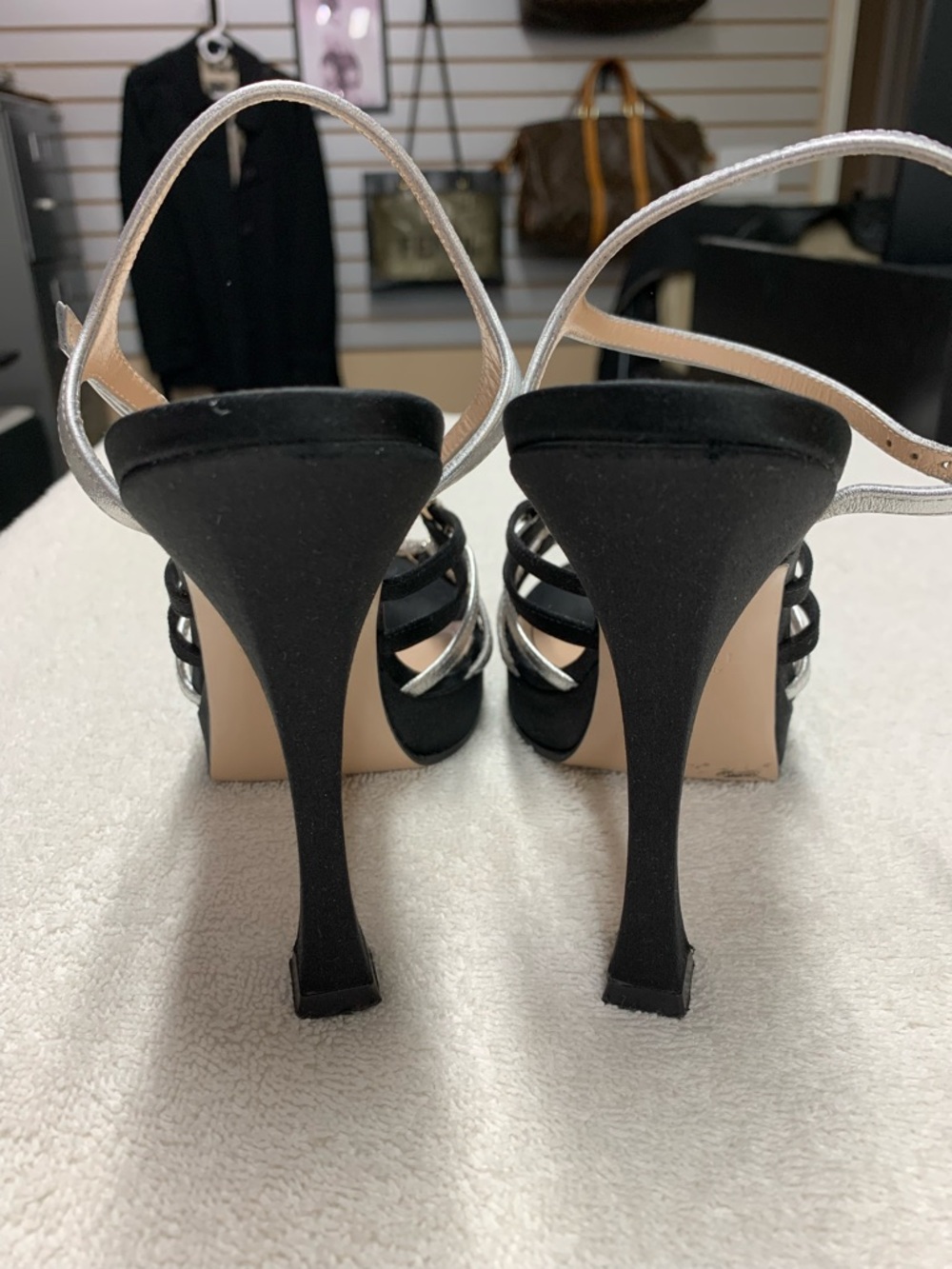 Gucci Black Suede Crystal Interlocking GG Pump Heels - Picture 4 of 16
